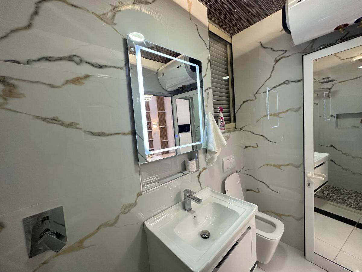 Esto'S Apartament Near Tirana Airport 1 - Self Checkin -Netflix - Free Parking Valjiosi Dış mekan fotoğraf